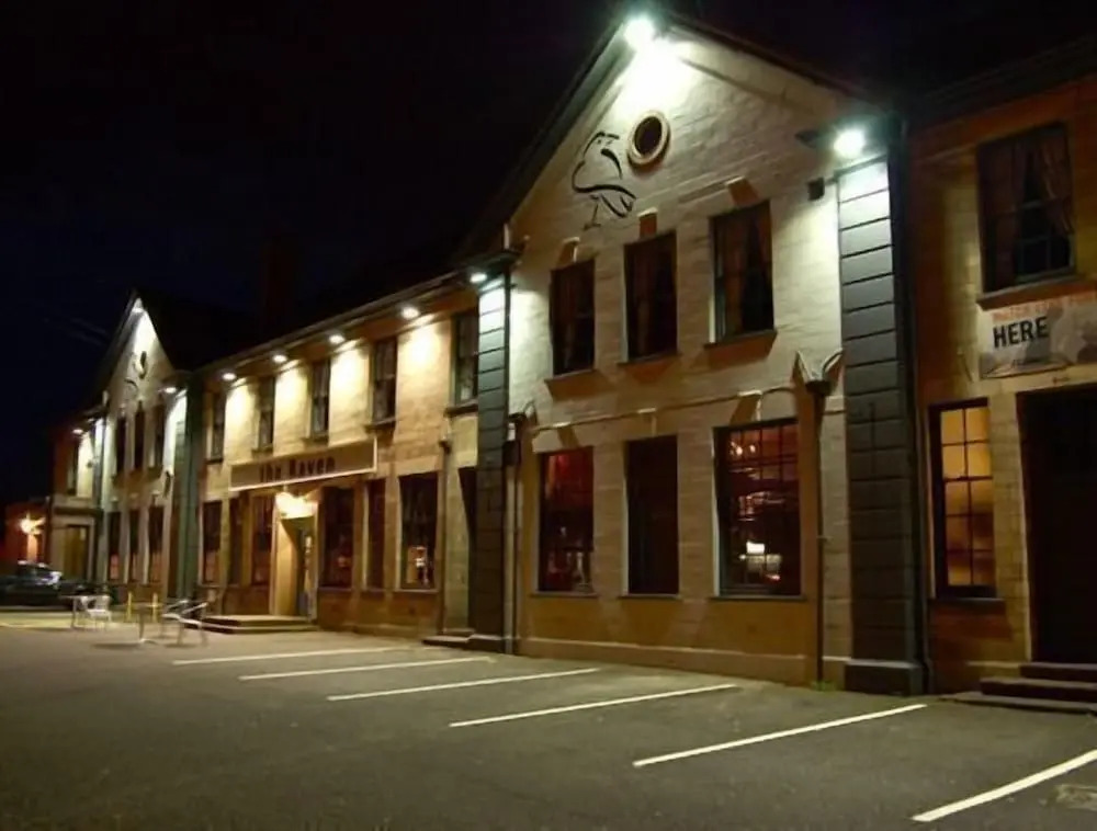 The Raven Hotel