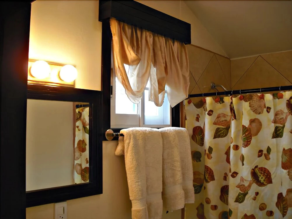 Blue Wave Guest House
