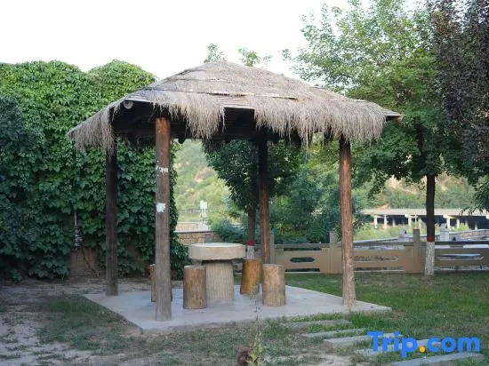 Yilu Hotel