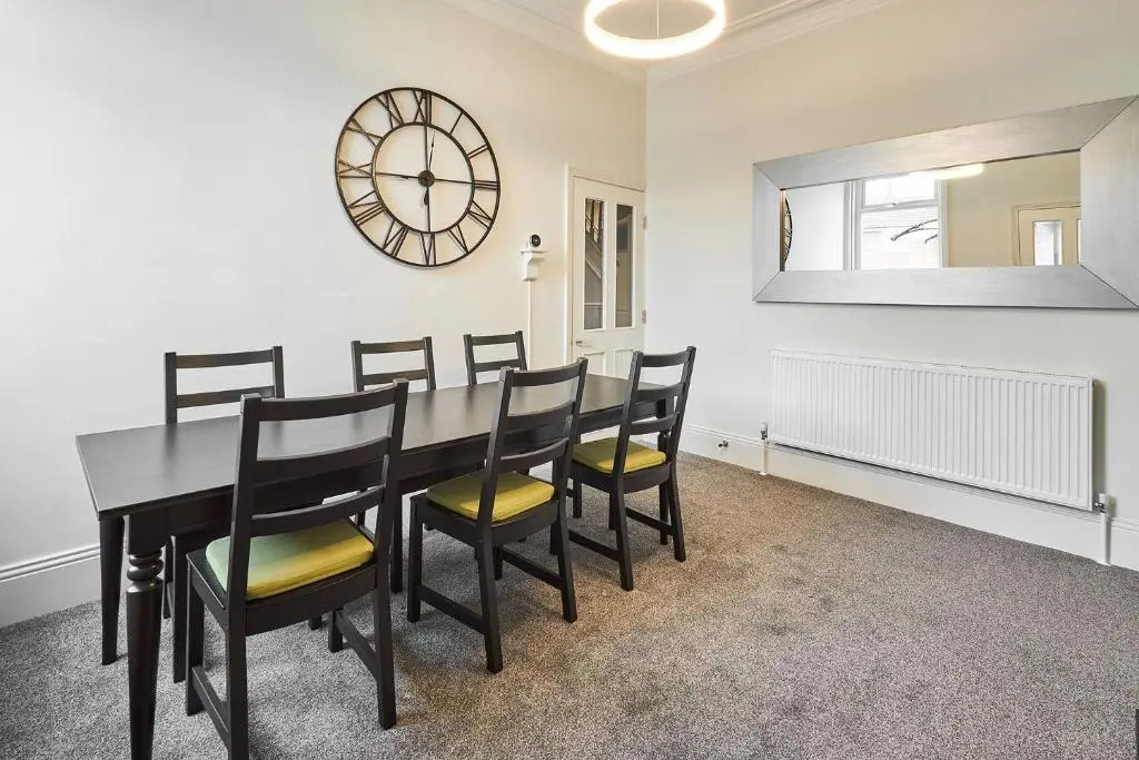 Host Stay 21 in Sunderland