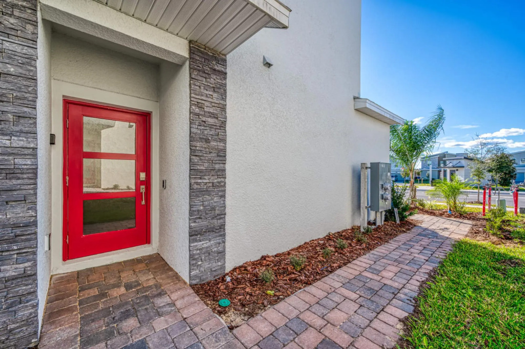 Comfortable and charming home near Disney