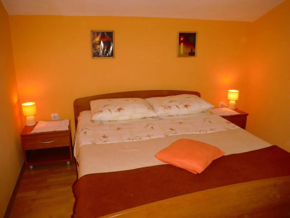 Apartment Ulica Ix