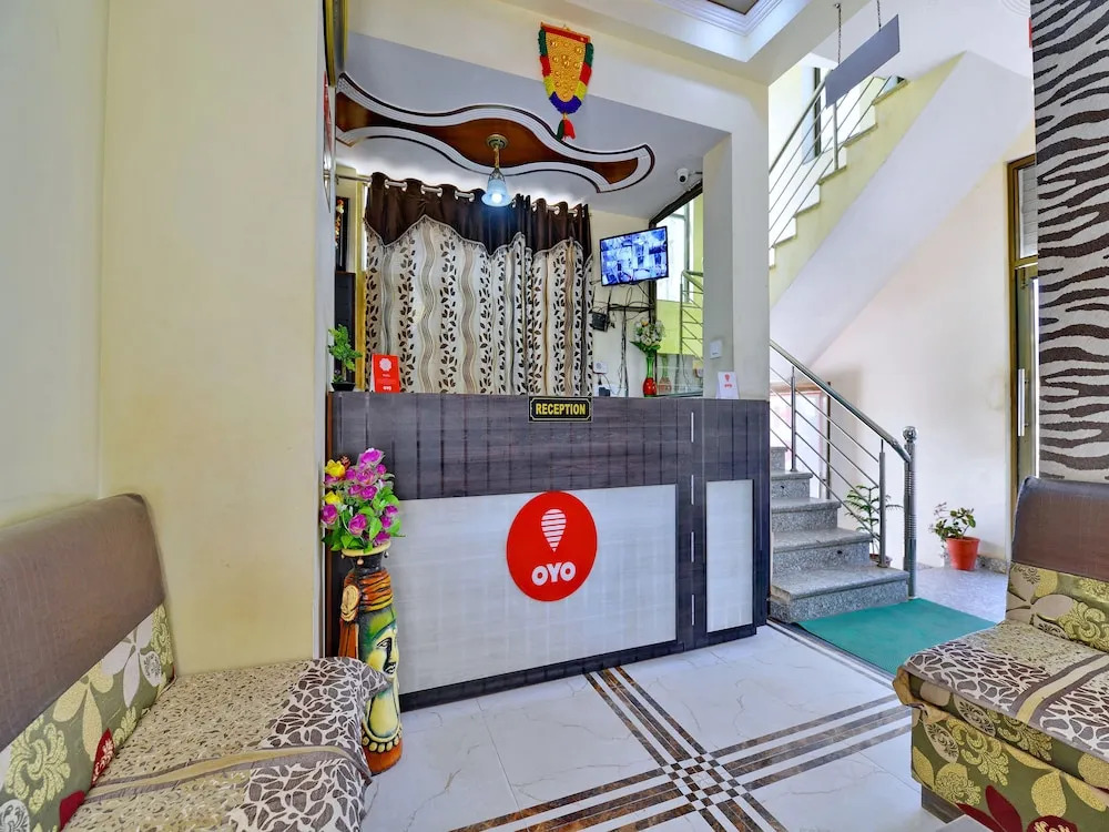 OYO 6670 Hotel Himalaya Tower