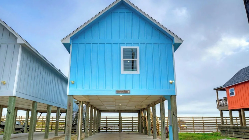 Sleeps 22 3 Homes on the Bay w/ Waterfront Pool + Boat Dock Laguna Village