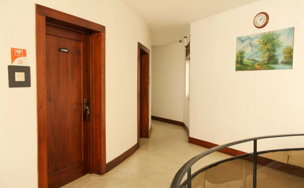 OYO 106 Hotel 12
