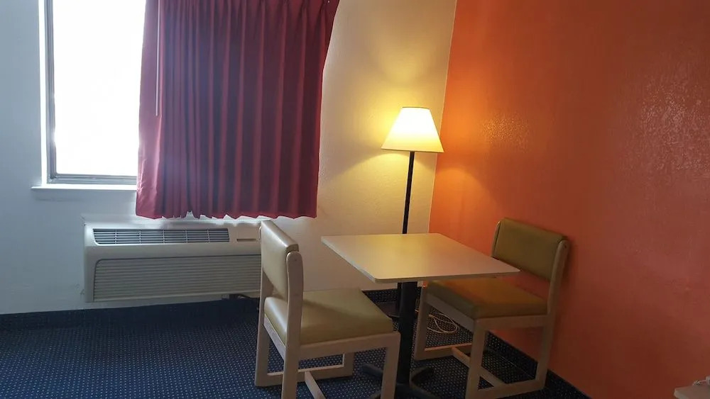 Red Carpet Inn