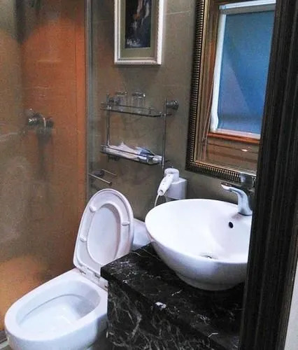 Small Xierdun Hotel