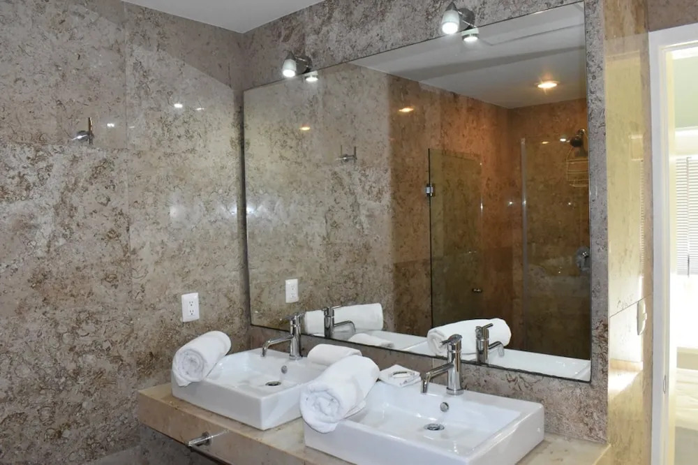 Quetzal Penthouse 2 rec