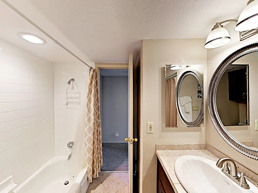 754 Stateline - 1 Br Condo