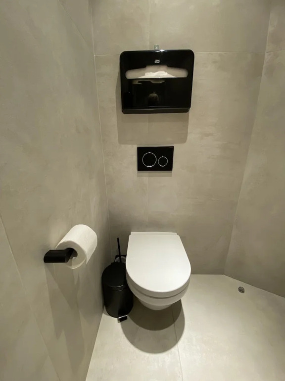Зал сна и отдыха Sleep Lounge, Терминал D — хостел