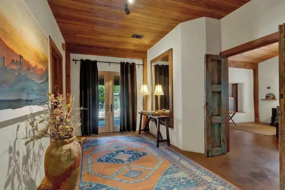 The Willows Casa Grande + Sundown Suite Sleeps 13 - Close to Main St