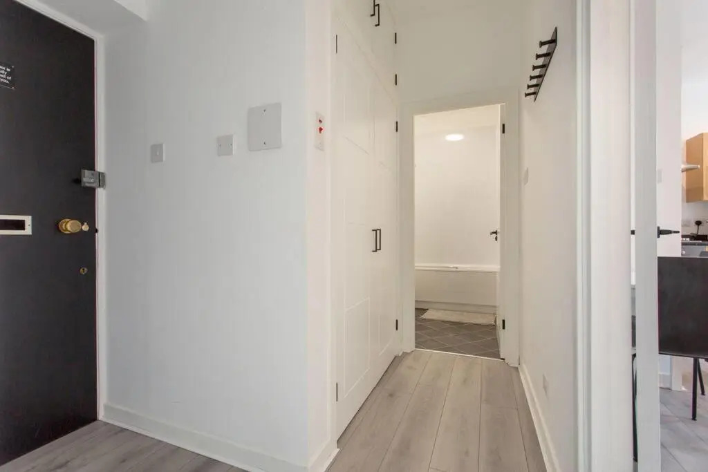 Modern & Bright 1 Bed for 4 Close To City Centre! (Adults Only)