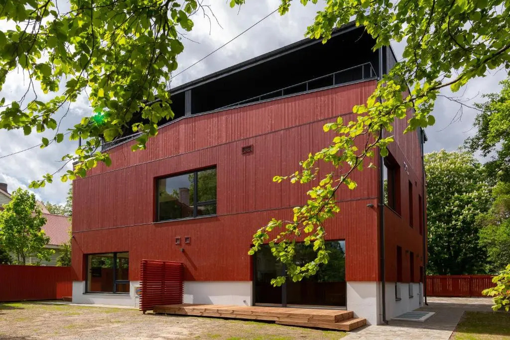 Self-check-in 3 bedroom apartment with sauna and balconies