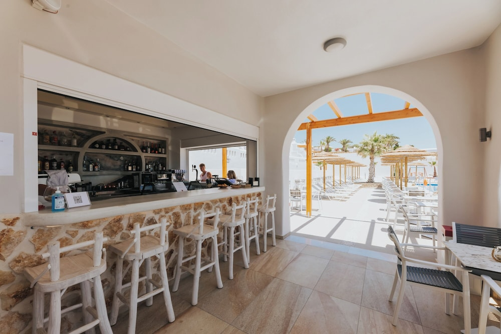 Naxos Grand Hotel