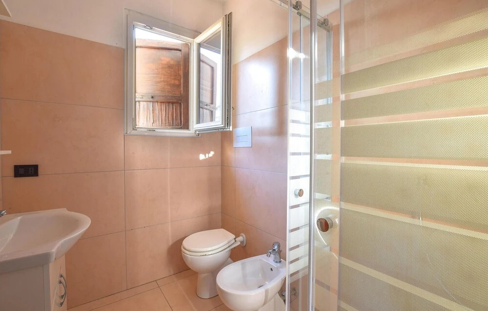 Amazing Home in Manerba del Garda With 2 Bedrooms and Wifi
