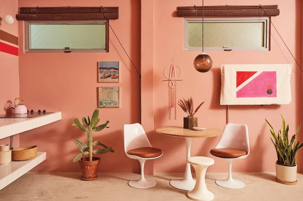MOOD HAUS by DW - 70s Retro Stays