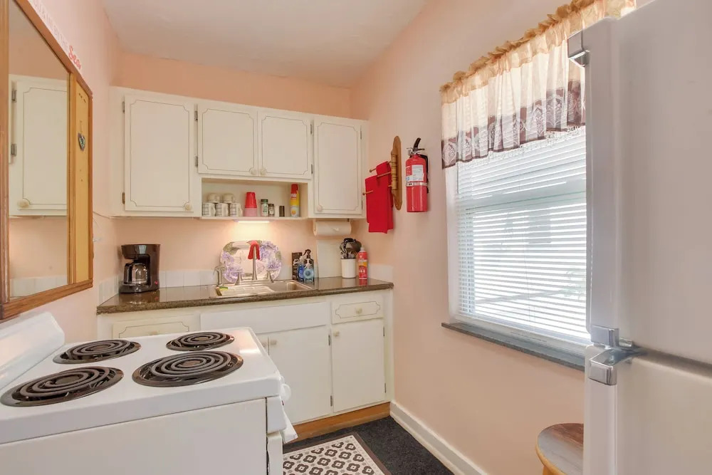 < 3 Mi to Golf & Swim: Cozy Oasis in Lake Worth