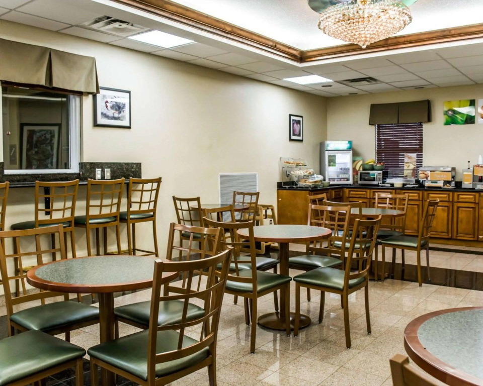 Quality Inn Tampa Airport - Cruise Port
