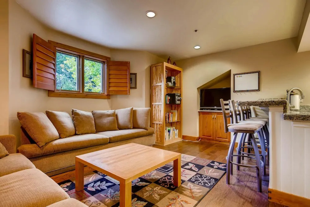 Lakeside 1687 by Park City Lodging