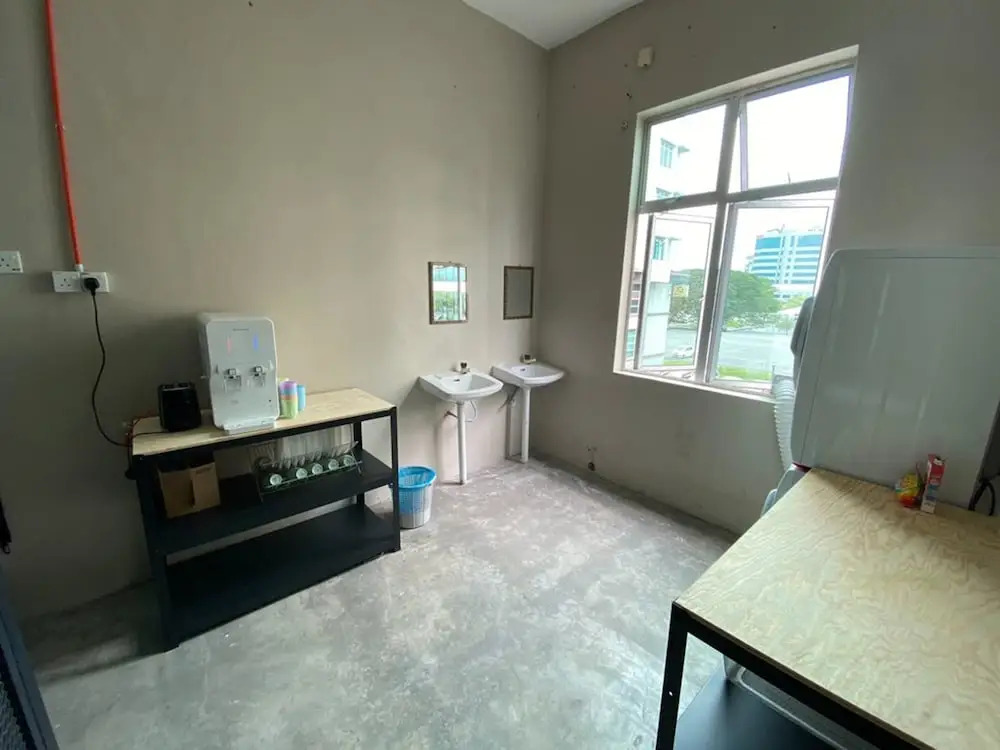 DWJ Backpacker Hostel