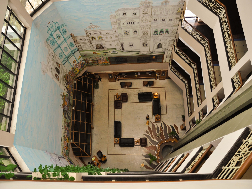 Hotel Kanoos Residency