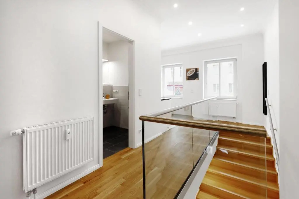 LUXURY Maisonette Duplex 2 floors,2 full bath Mitte City Center