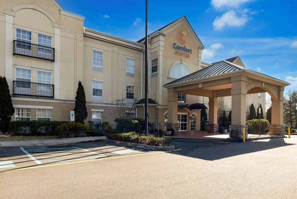 Comfort Suites