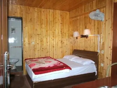 Huilong Inn