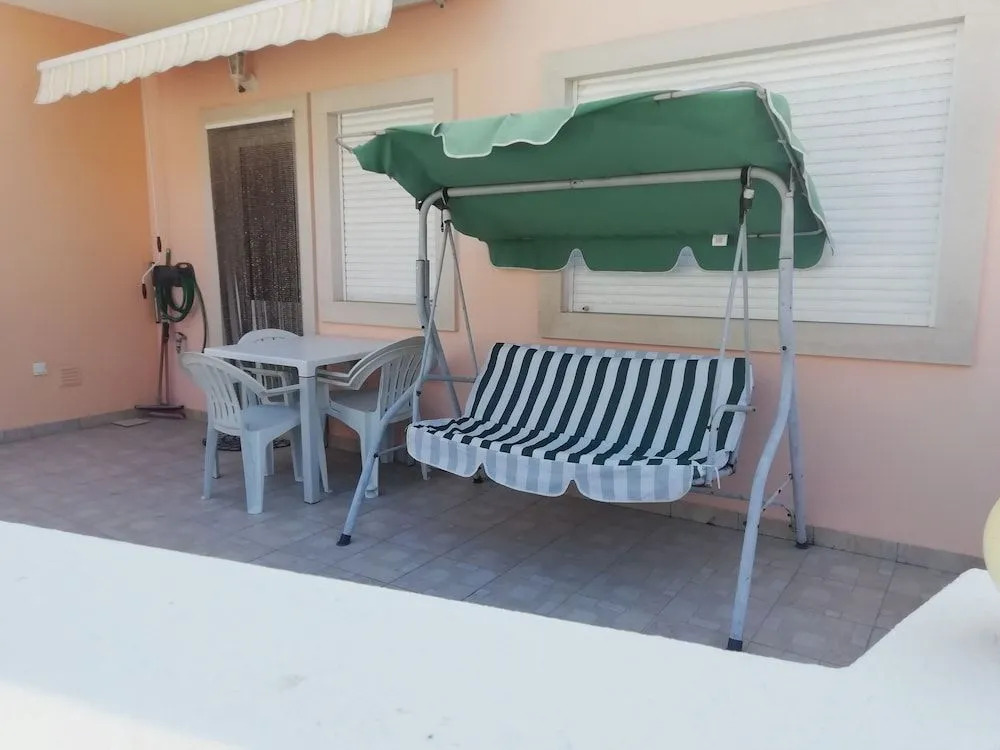 Salmon Villa near São Martinho do Porto