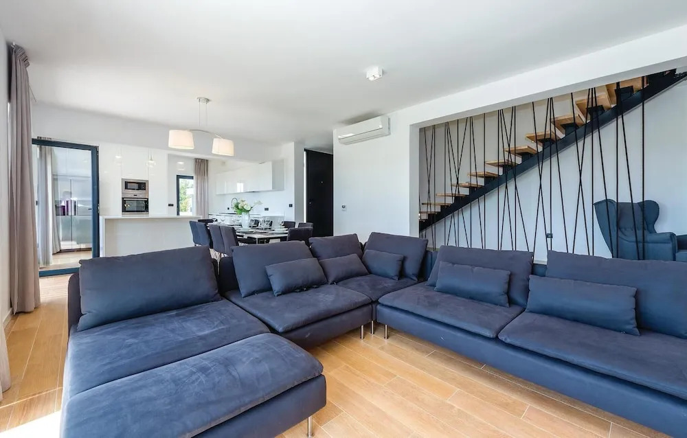 Pet Friendly Home In Tribunj