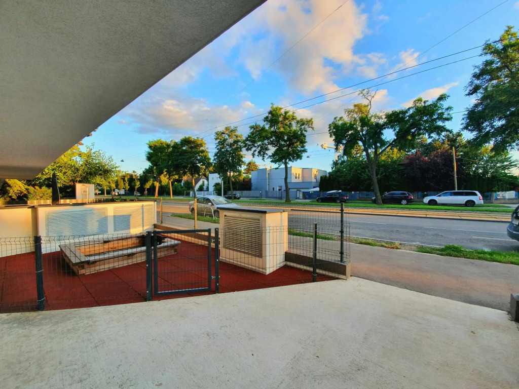 Near Lake Fully Furnished Beautiful Apartment