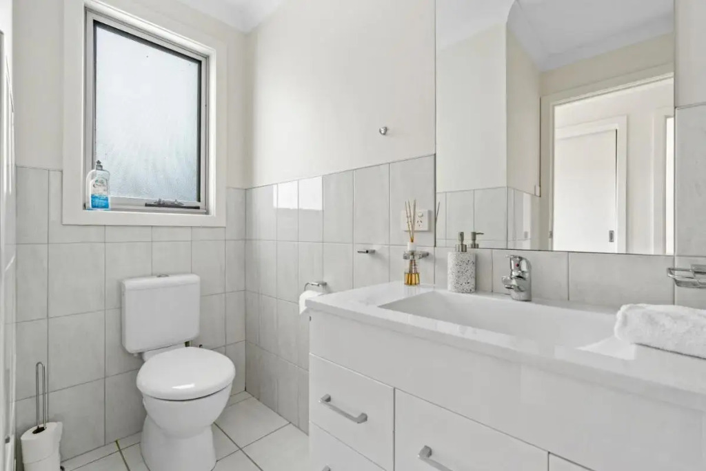 Stylish and Spacious Launceston Villa plus Free Wifi