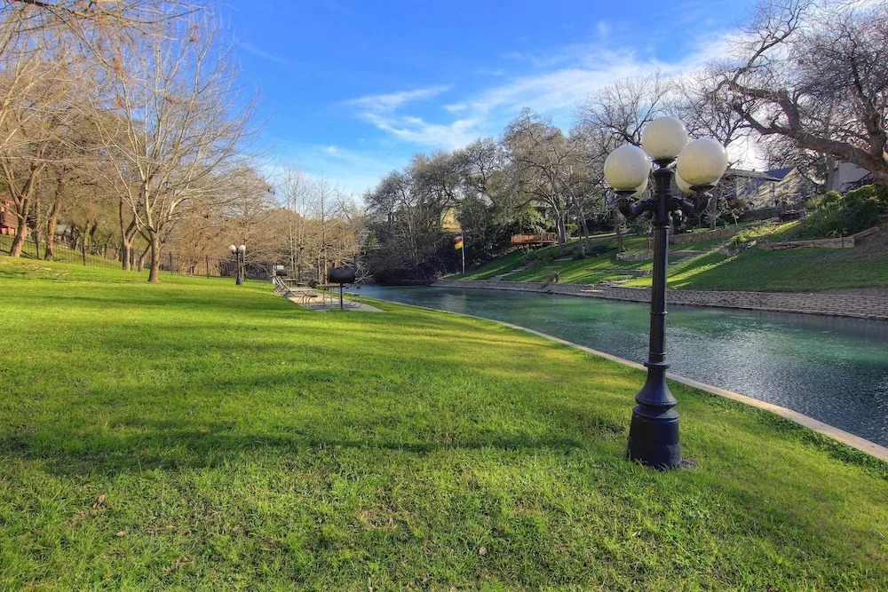 Inverness Condos Comal River