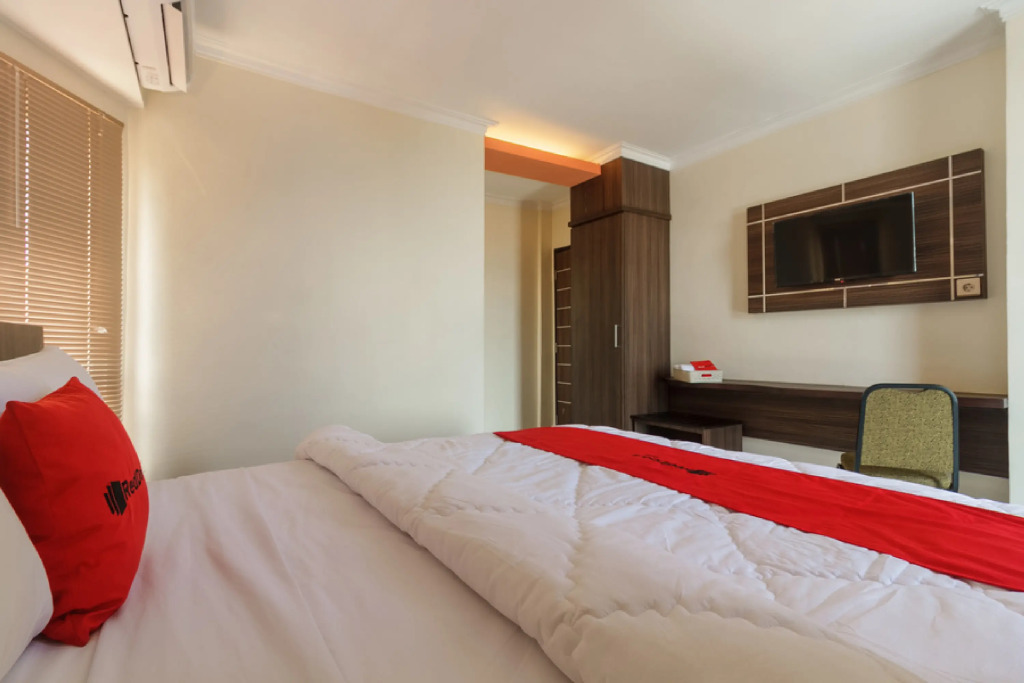 RedDoorz Plus at Boulevard Panakkukang Makassar