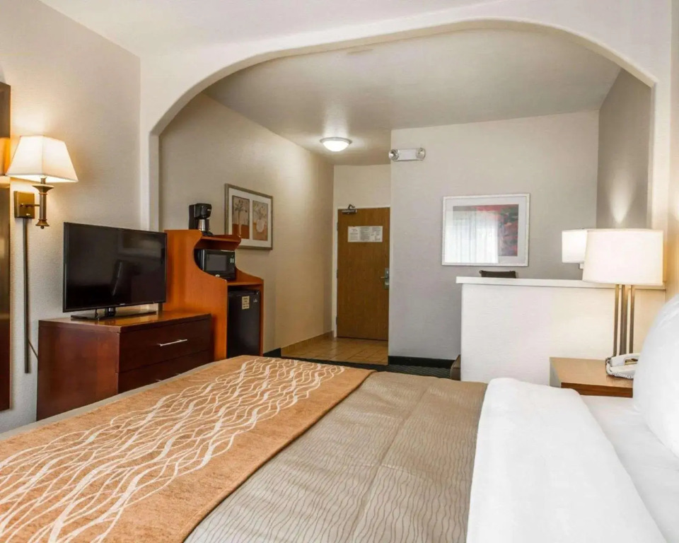 Comfort Inn & Suites Oakland Airport