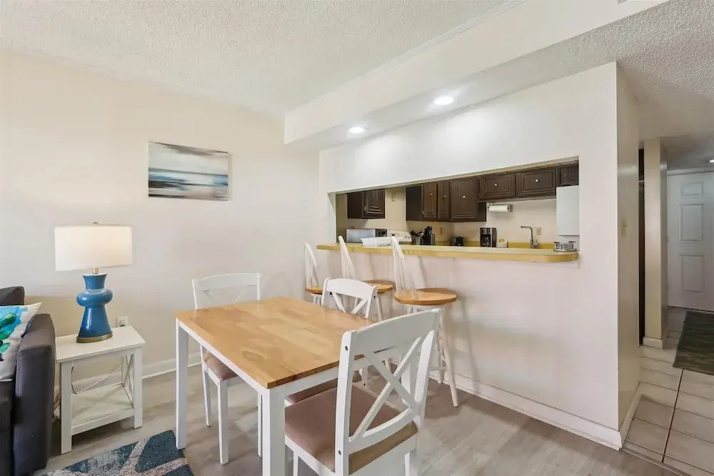 Beachside 2br/2ba Condo w/ Pool, Balcony & Boat Parking in St. Augustine