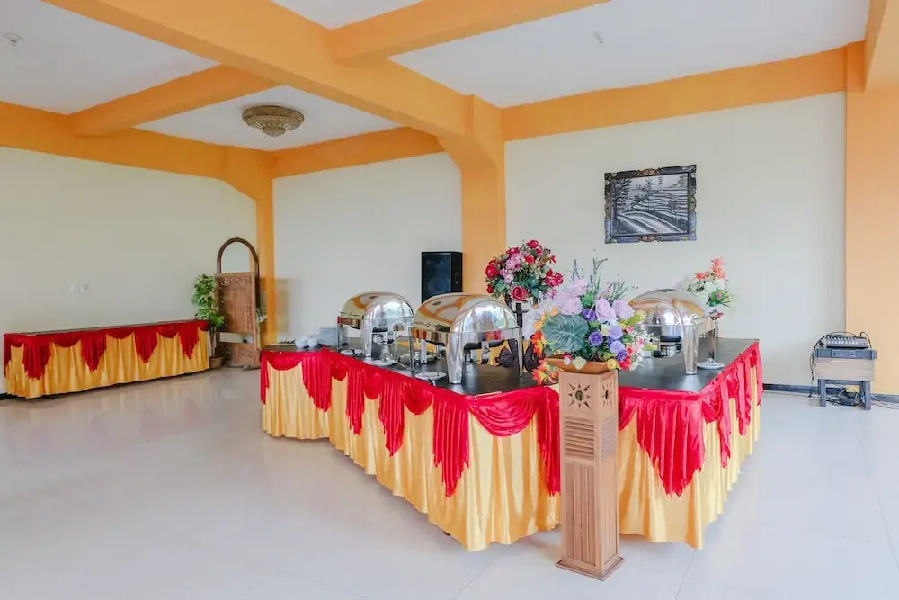 Capital O 893 Grand Pujon View Hotel