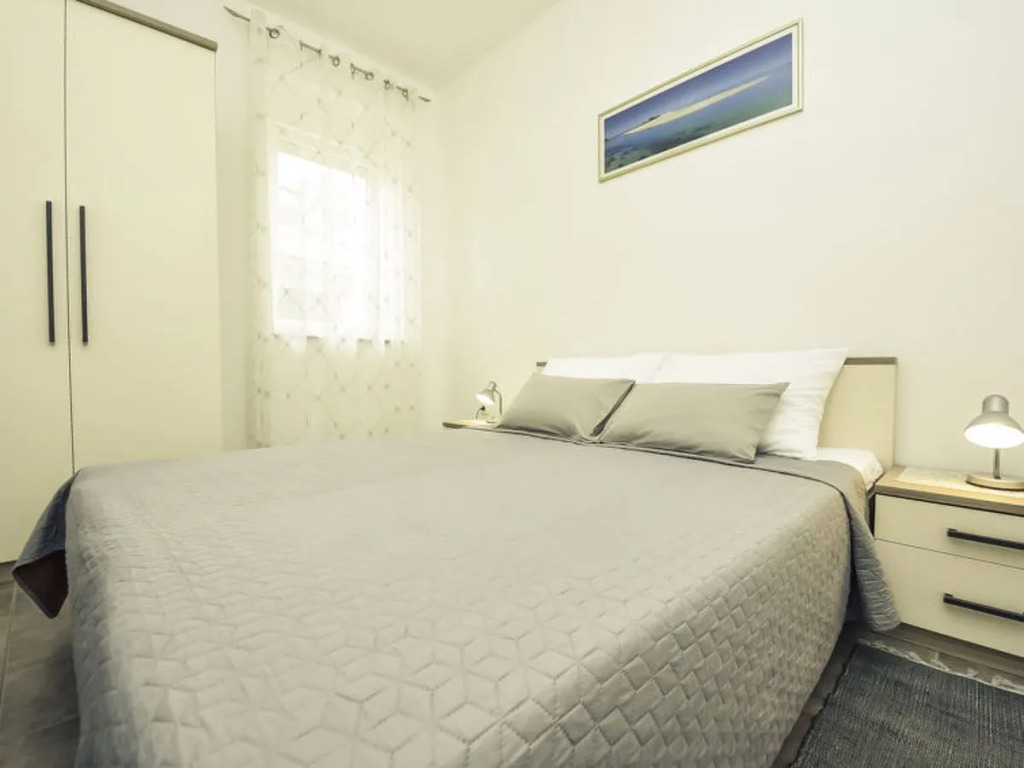 Apartment Snježana Karlobag 28020