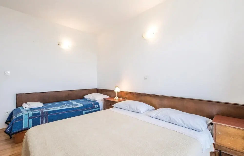 Stunning Home in Brsec With Wifi and 2 Bedrooms