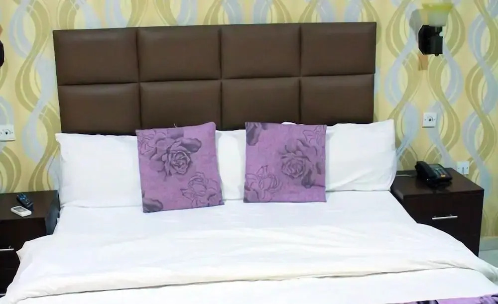 Tomats Hotel and Suites