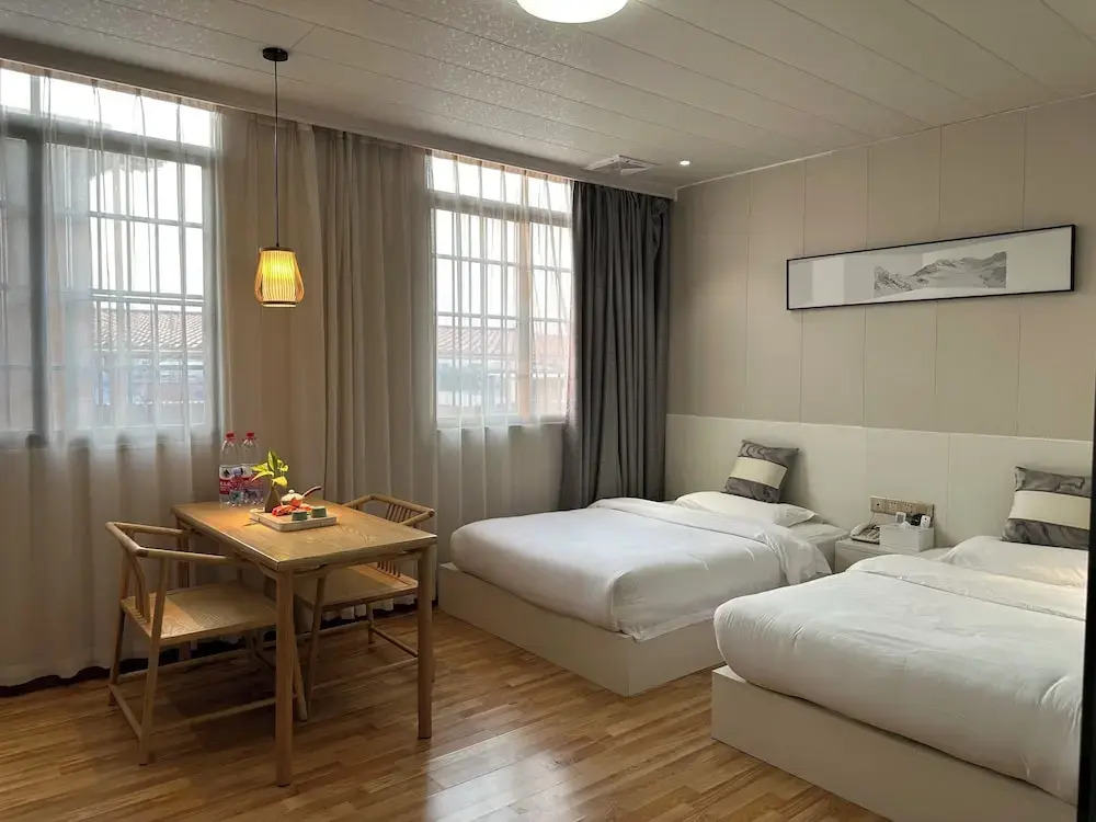 Jinju Art  Hotel