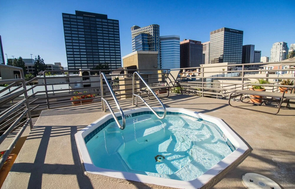Prime Walking Distance to UCLA N309