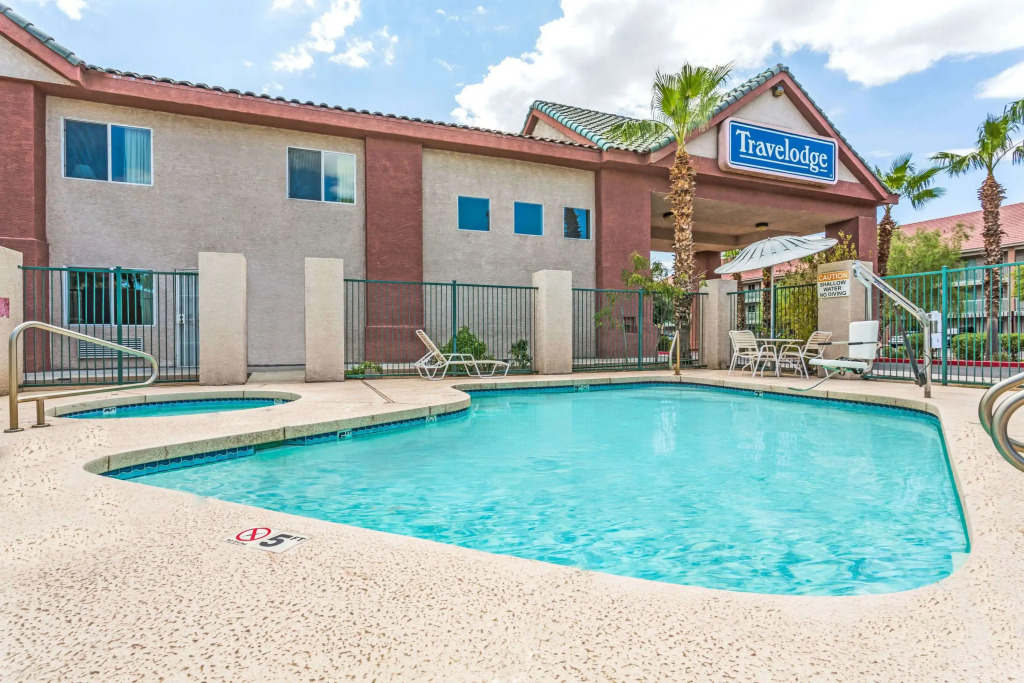 Days Inn by Wyndham Phoenix West