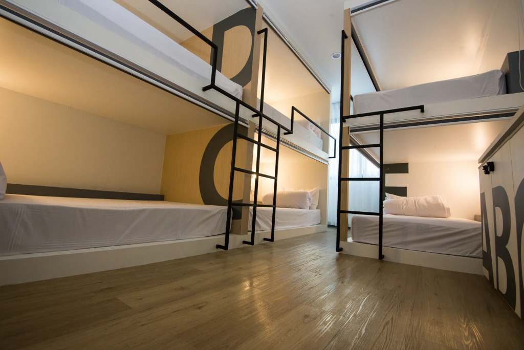 MonkeyNap Hostel