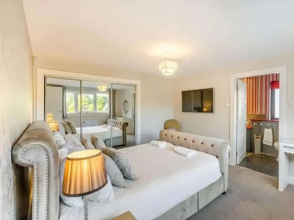 Sleeps 10 - Hot tub - Pool Table - Play Park