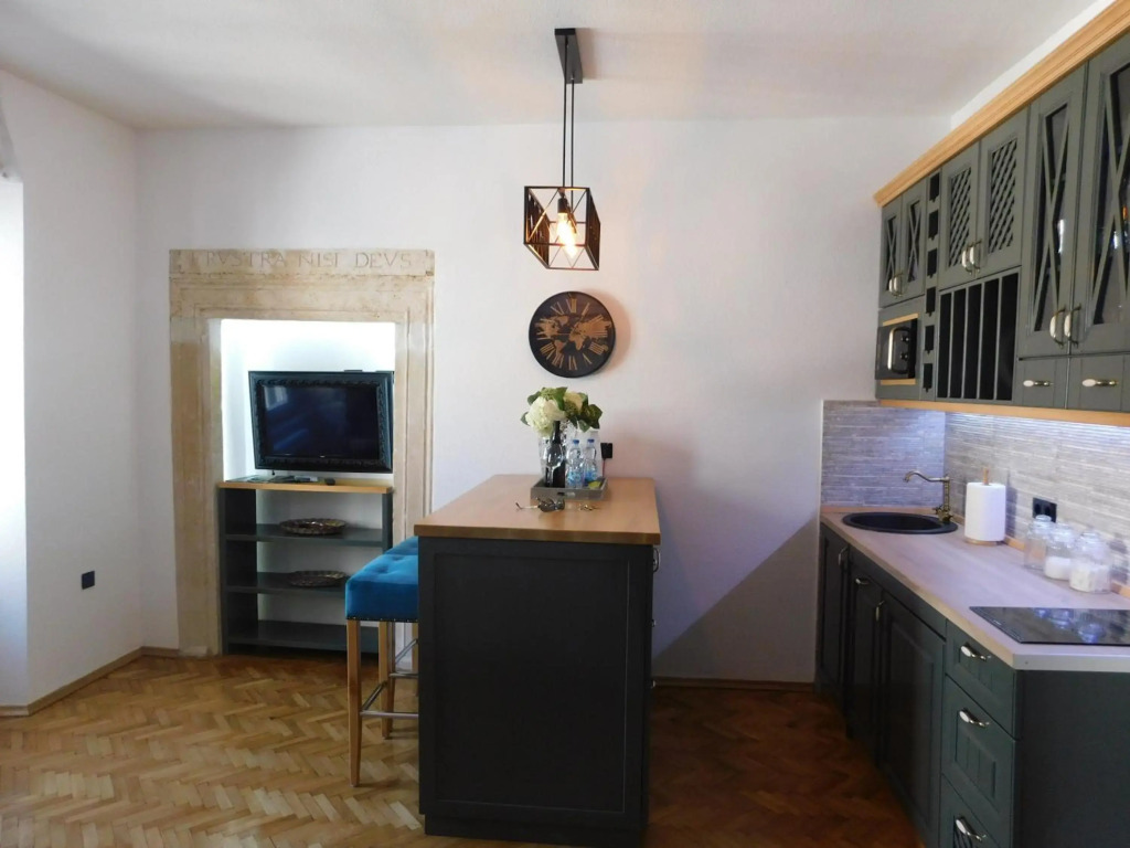 Apartments Castello