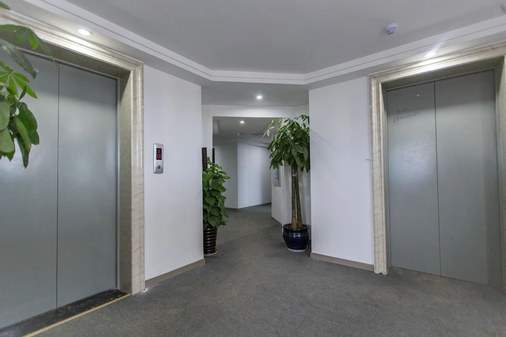 Jun Yue Man Ju Hotel