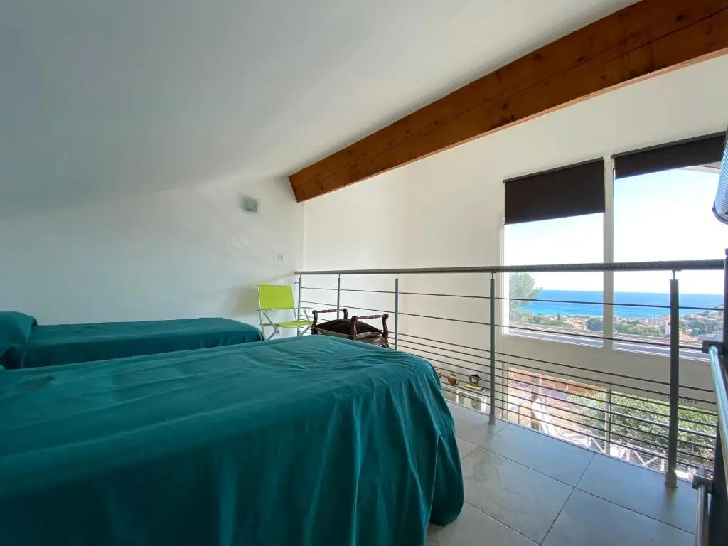 Cassis, le Grand Bleu, triplex vue mer, port plage 10mn à pieds