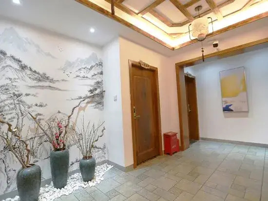 Chujian Fanghua Inn