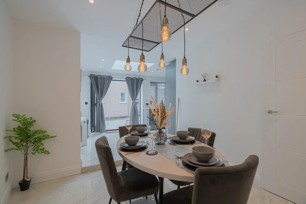 Stunning 3 Bedroom House-tottenham Stadium-parking
